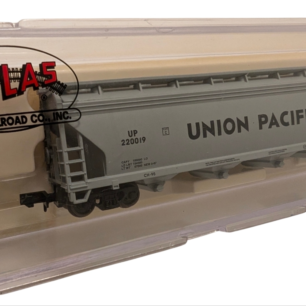 ATLAS NWT Union Pacific Train Car 4-Bay Center Flow Hopper Vintage N-Gauge